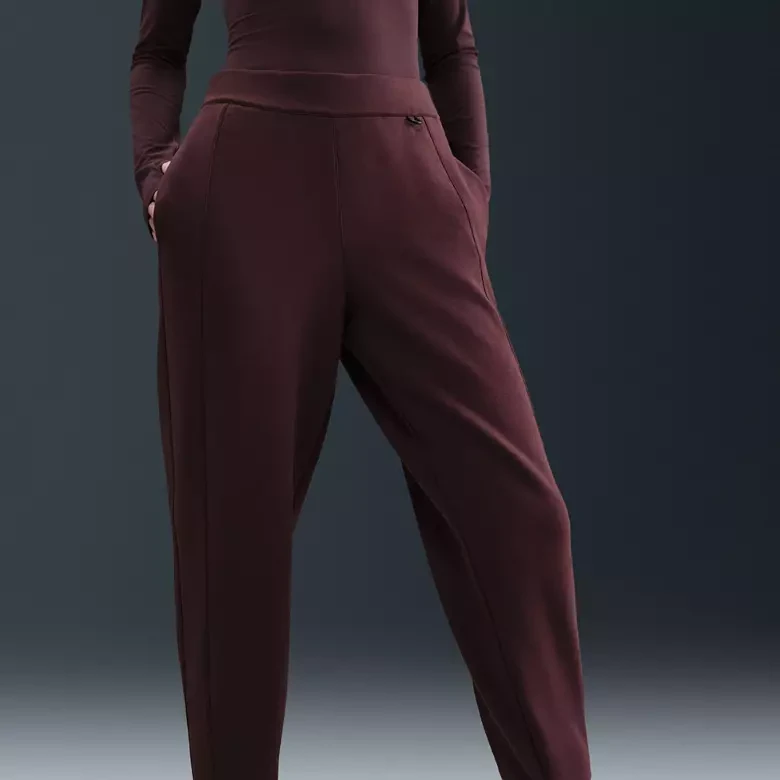 Nike Women's 24.7 ImpossiblySoft Mid-Rise Joggers